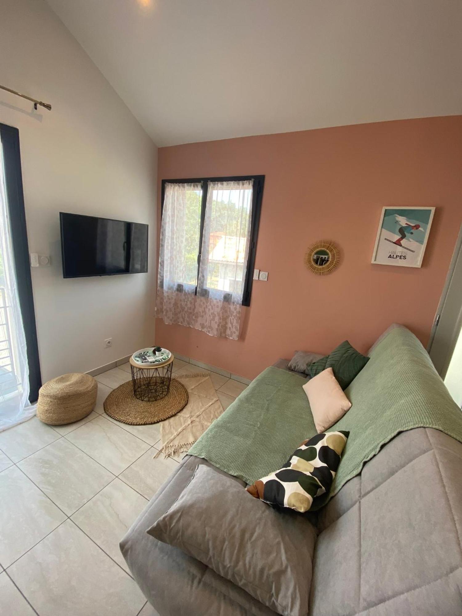 Appartement 2 à 4 personnes, Une Pause au Vert Chateauvieux  Exterior foto